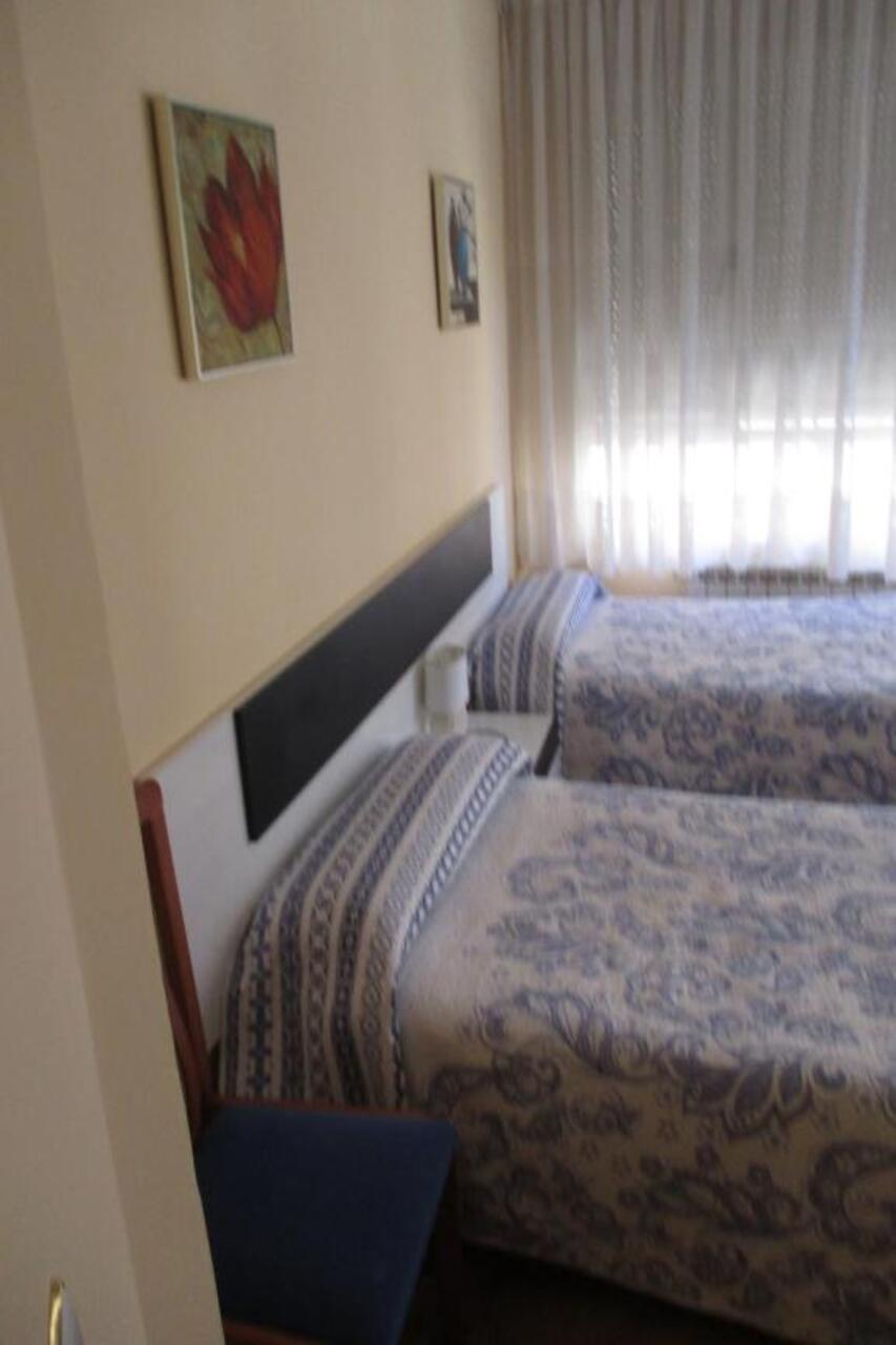 Hostal Becares Palencia Esterno foto