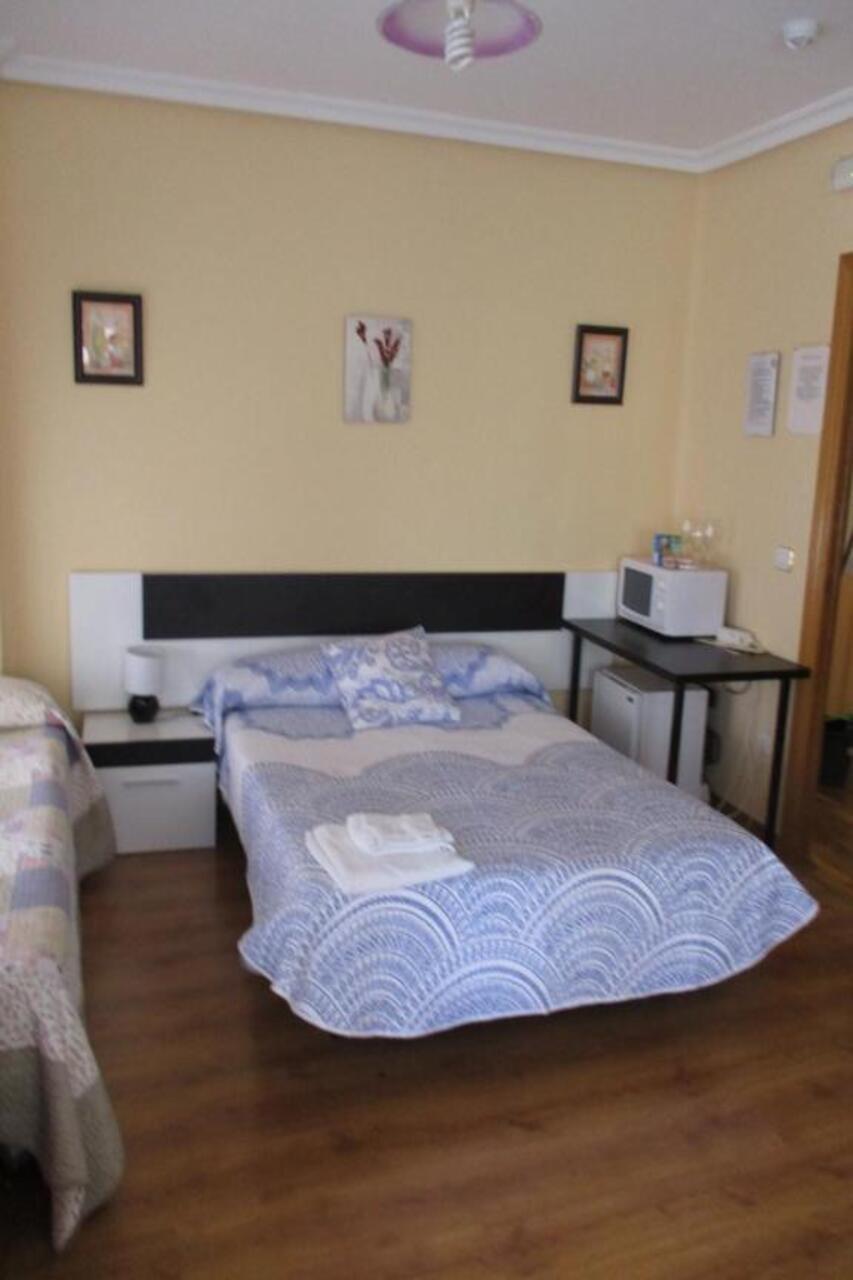 Hostal Becares Palencia Esterno foto