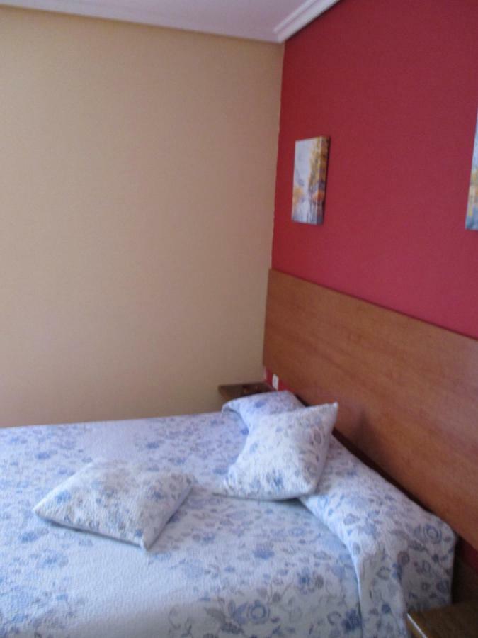 Hostal Becares Palencia Esterno foto