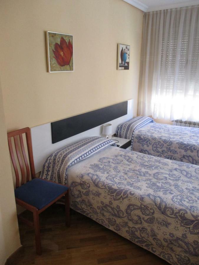 Hostal Becares Palencia Esterno foto