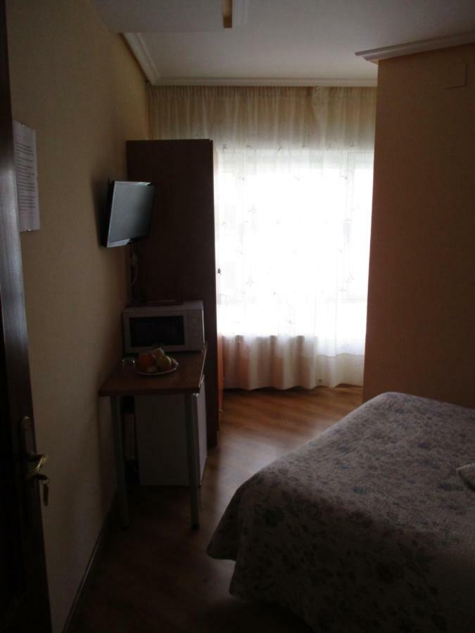 Hostal Becares Palencia Esterno foto